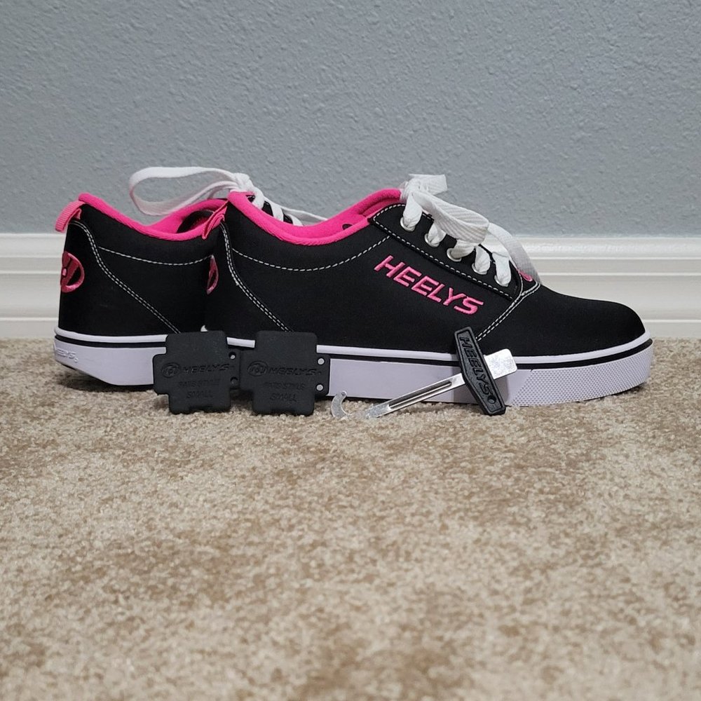 Pink and Black Womans/Girls Heelys Brand New Never Worn